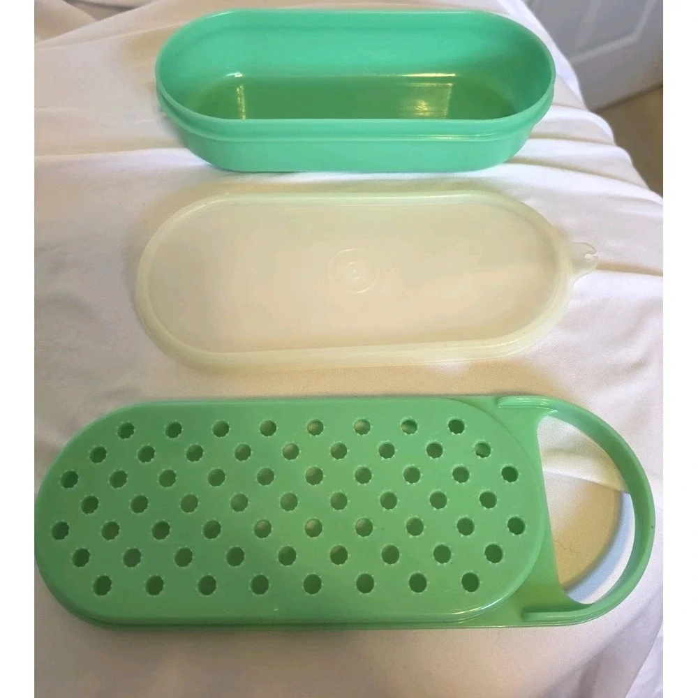 TUPPERWARE Vintage  Jadeite Green Grater & Keeper 3 Pc. 1375-10, 1374-9, 1376-12